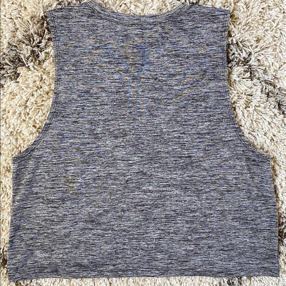 Crop top - Picture 3 of 3